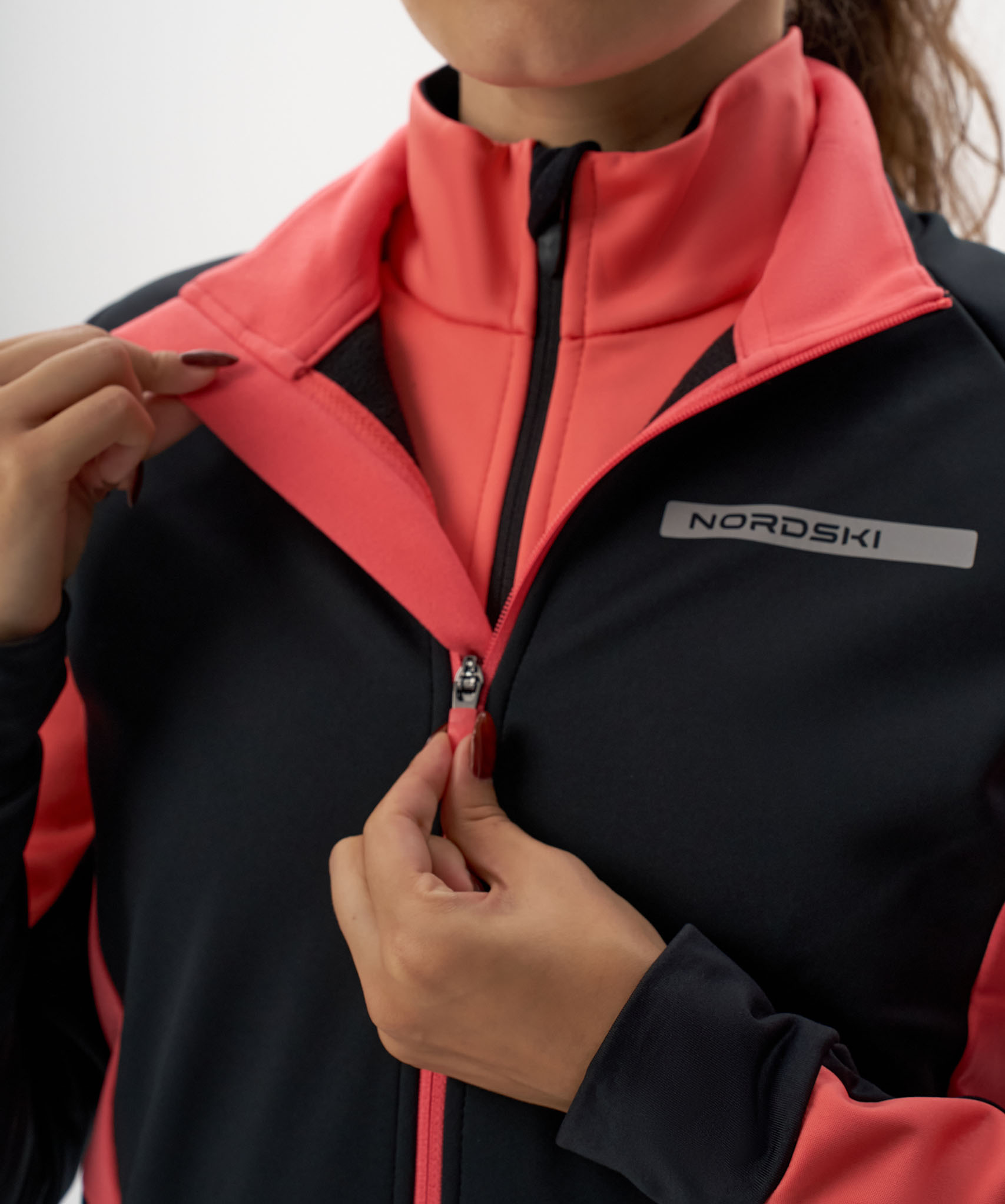 Жилет тренировочный Nordski Core Black/Coral W